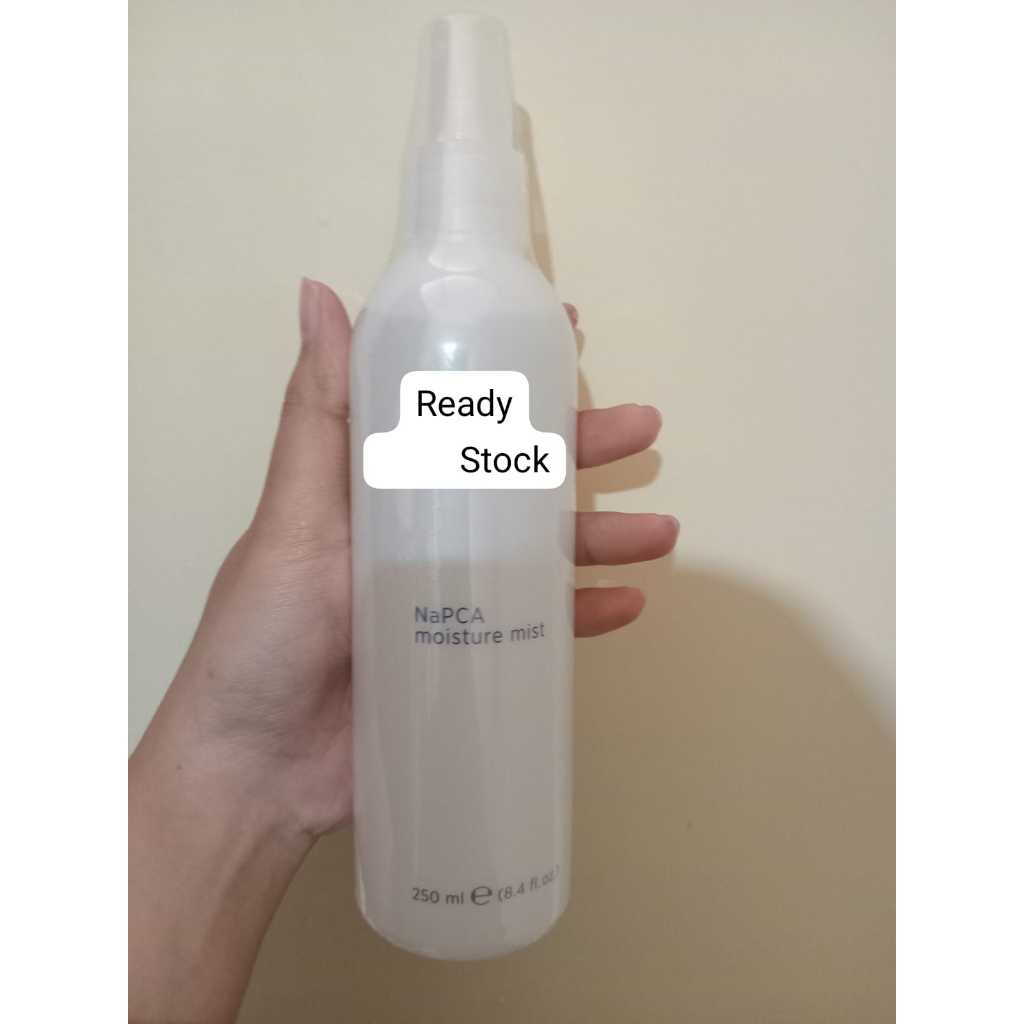 

TONER KULIT WAJAH MOISTURE PELEMBAB NAFCHAH MOISTURIZER MIST FACE