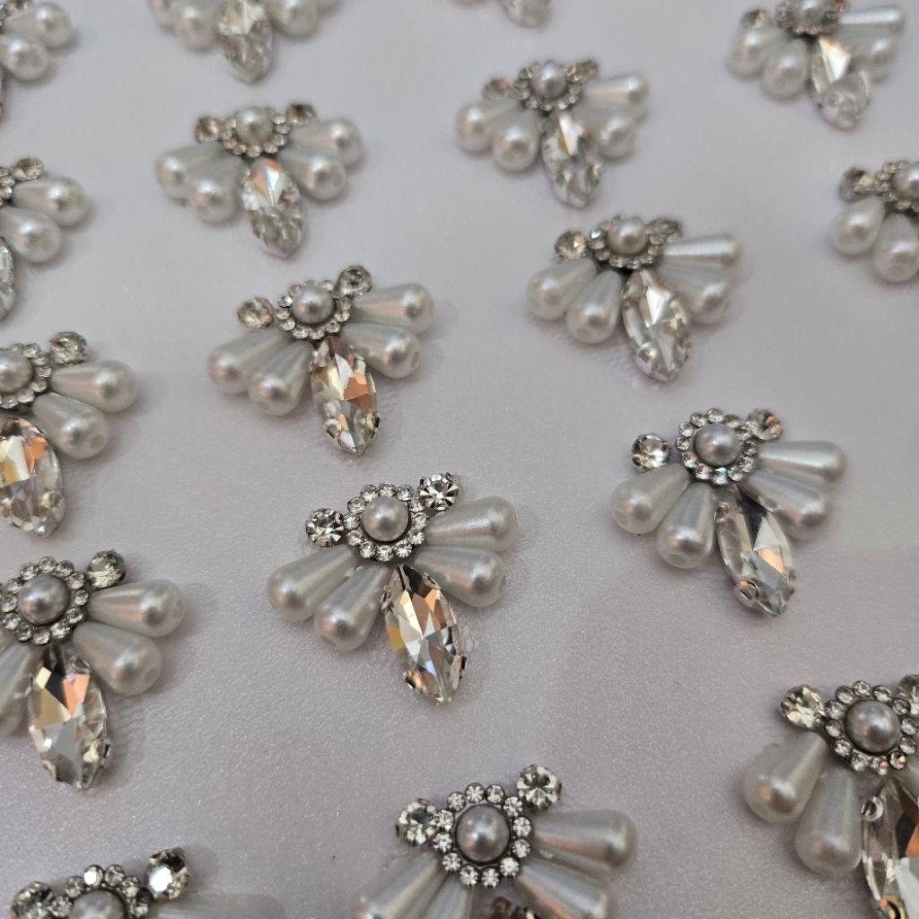 PAYET RANGKAI BUNGA 3D TABUR DADA WHITE 313