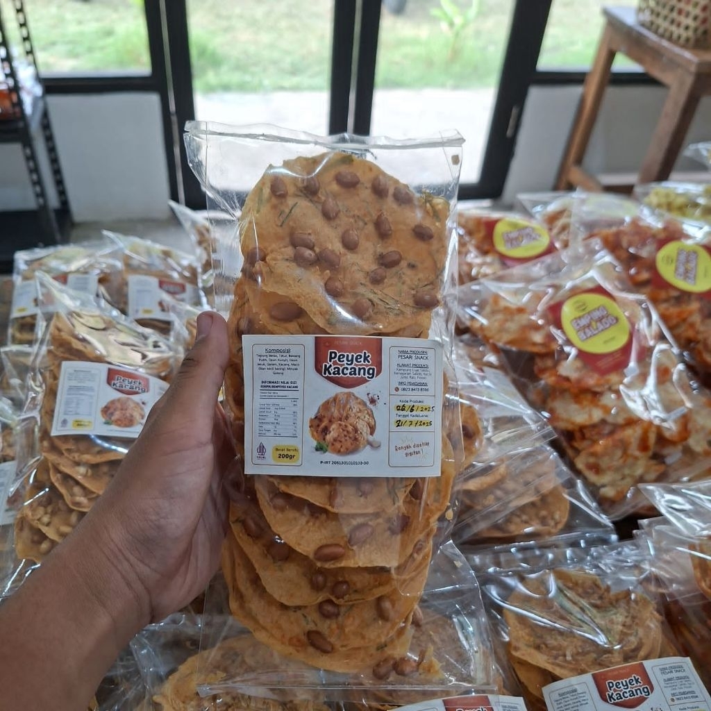 

Cemilan Peyek Kacang Pesari (200 Gram)