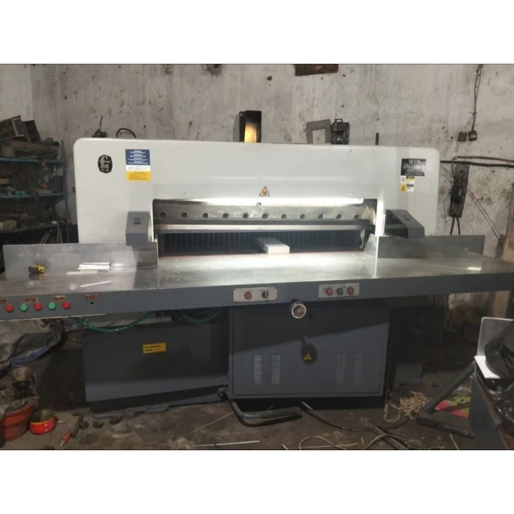 

Mata Pisau Mesin Potong kertas qz 104 Pemotong Kertas Mesin qz104 1520mmx127mmx12,7mm QZ104 Paper Cutting Knife Machine Diamond Brand