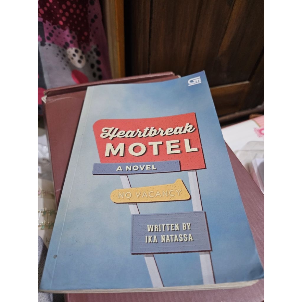 (Preloved) Heartbreak Motel