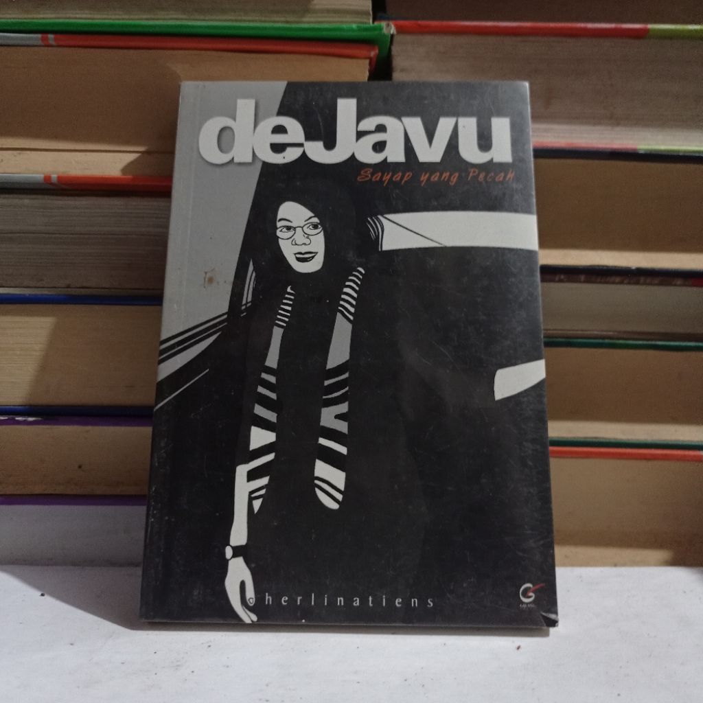 DEJAVU SAYAP YANG PECAH - HERLINATIENS