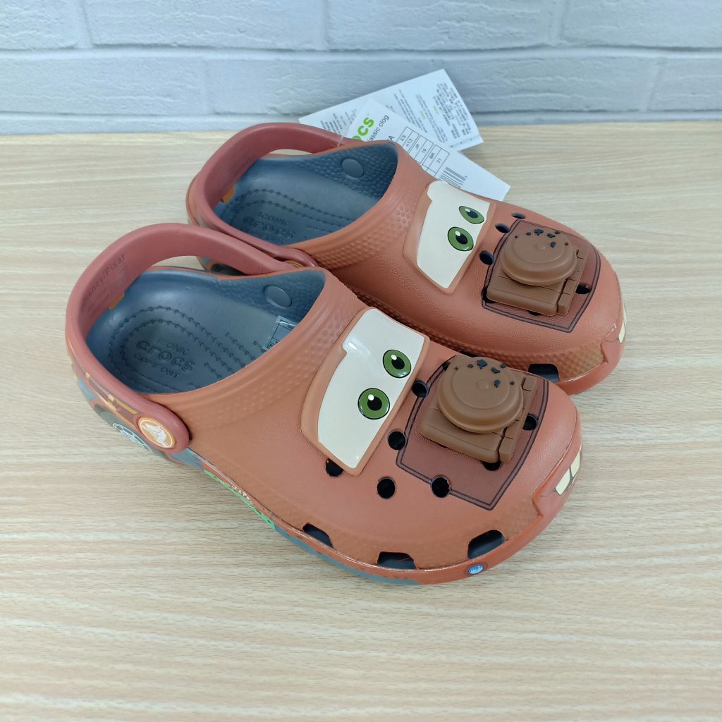 Crocs cars tom mater/sendal anak-anak/sendal crocs cars tom mater