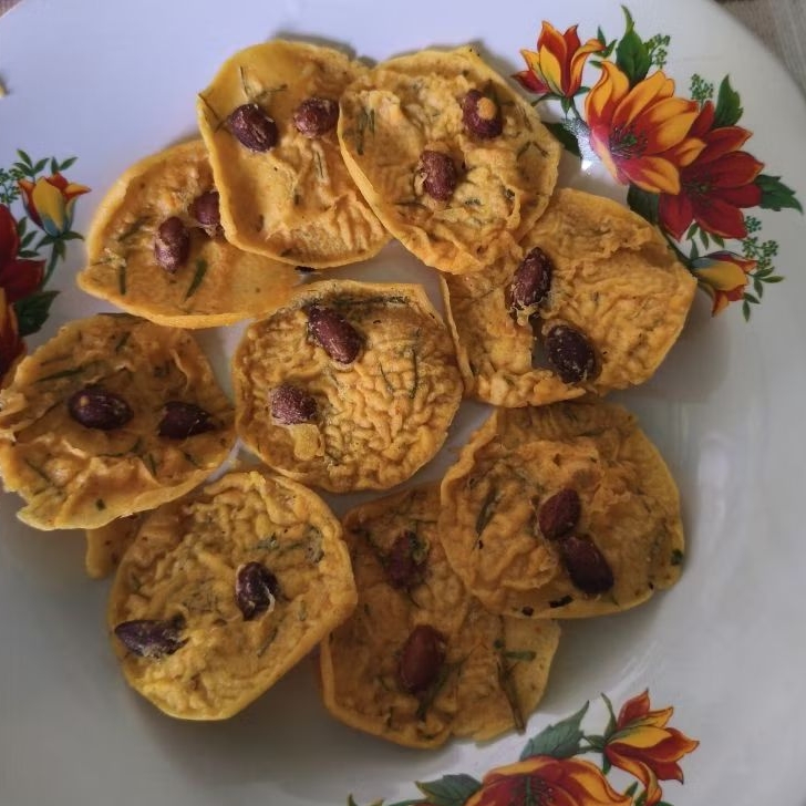 

Rempeyek mini kemasan 10 pak kecil.