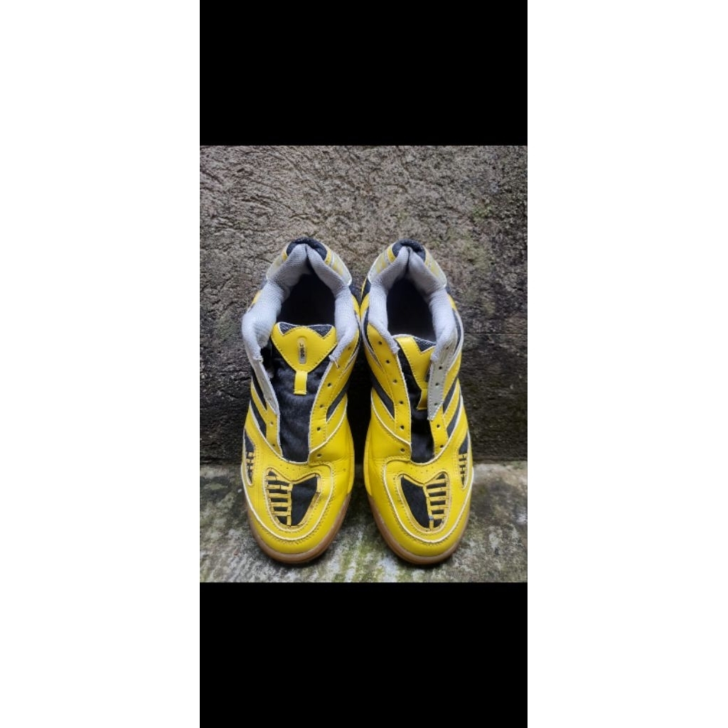 SEPATU BADMINTON JOOLA