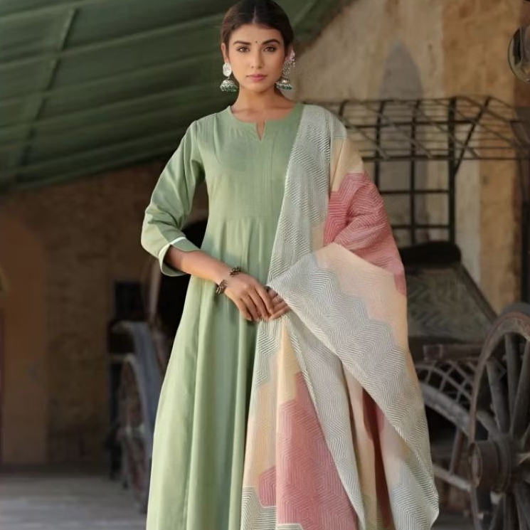 Set Kurta Baju India Wanita Hijau dengan Celana dan Dupatta