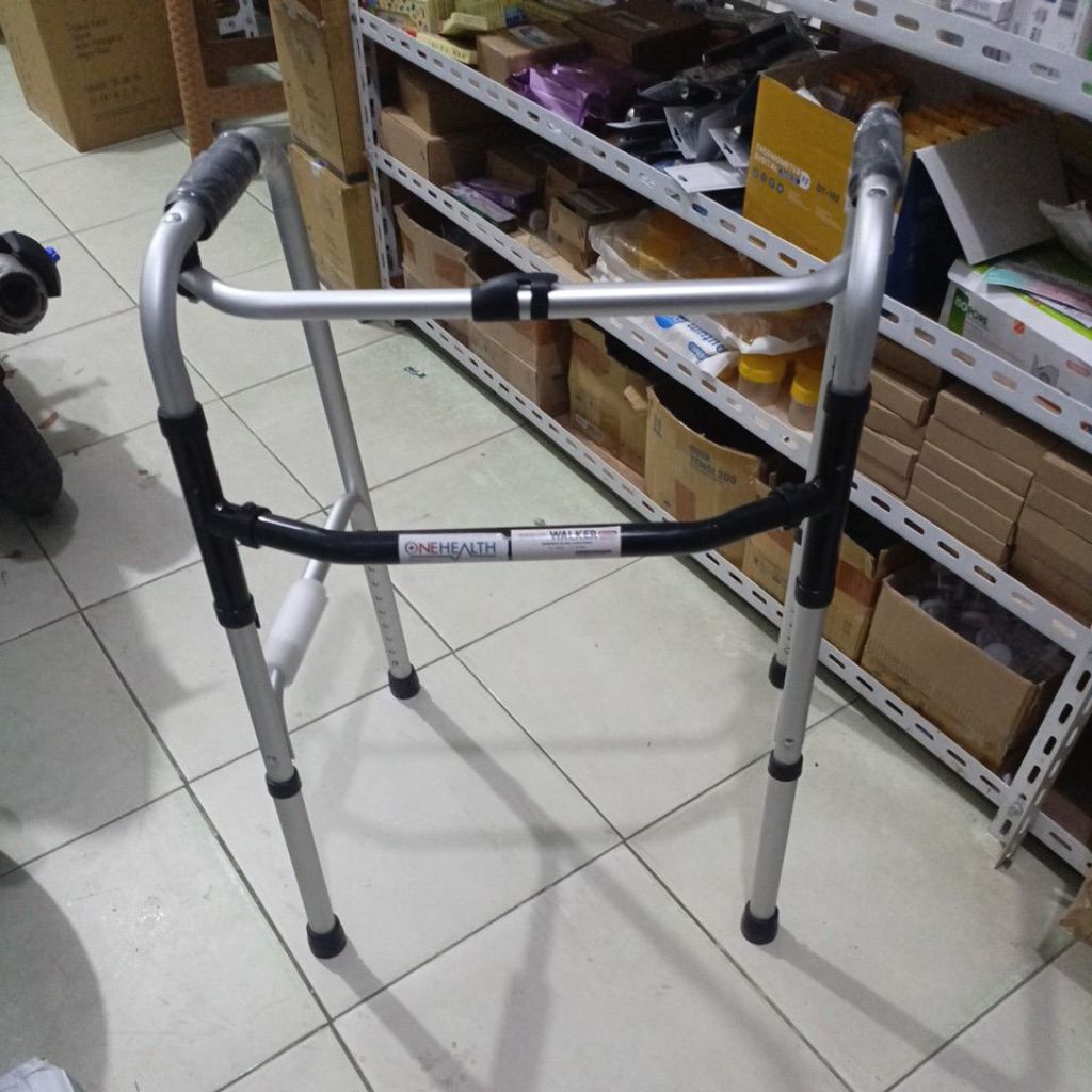 Walker kaki 4