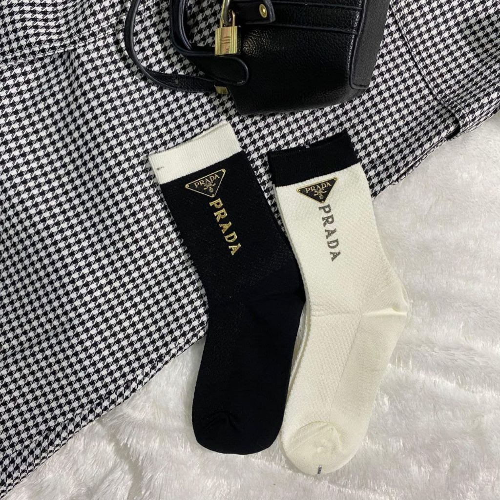 Kaos Kaki Prada