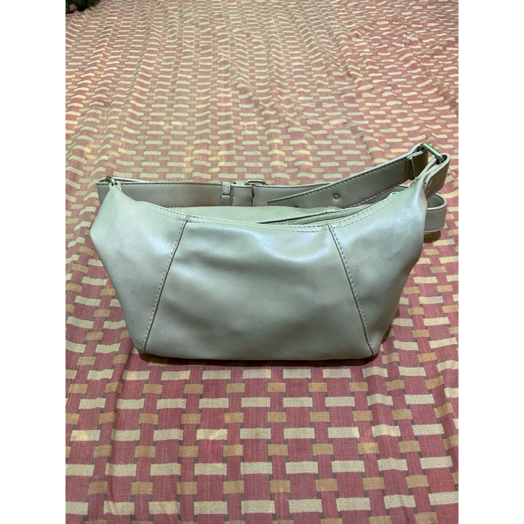 KAMIYA SLING BAG BEIGE | TAS KEKINIAN WANITA TAS WANITA LUCU OOTD