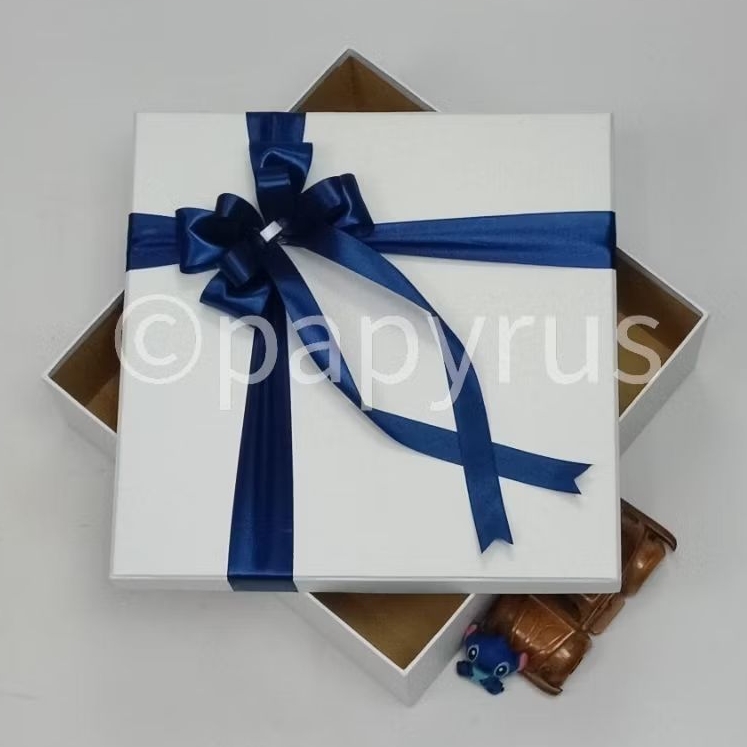 

PAPYRUS 30x30 Tinggi 5cm Kotak Kado Gift Box V2
