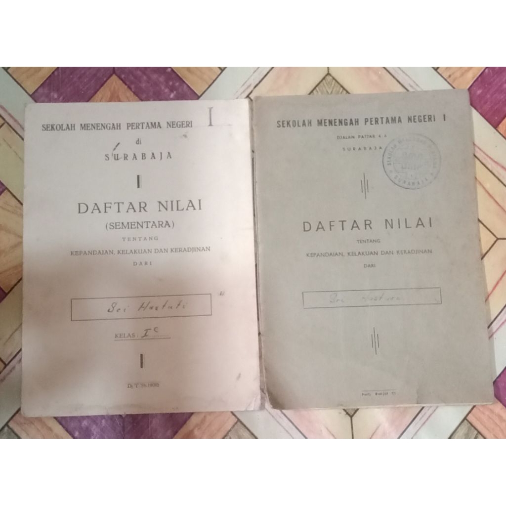 

2 lbr kertas jadul daftar nilai smpn surabaja
