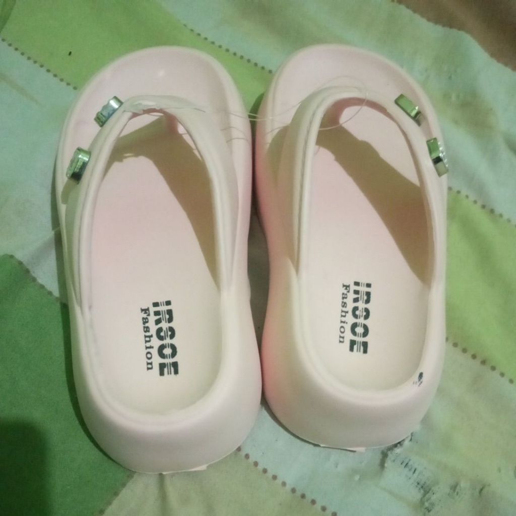 SENDAL ANAK CEWE IRSOE