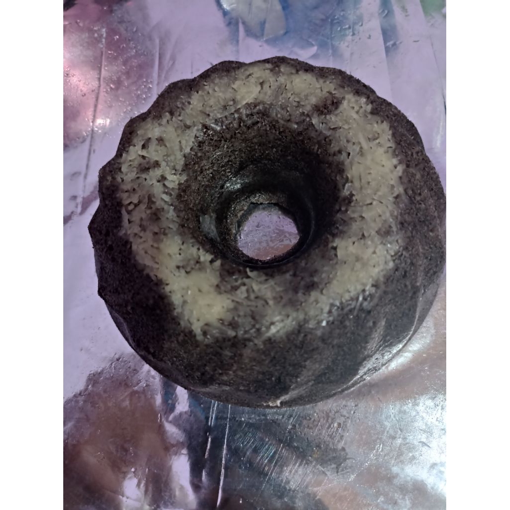 

BOLU KETAN HITAM KEJU LUMER D 13