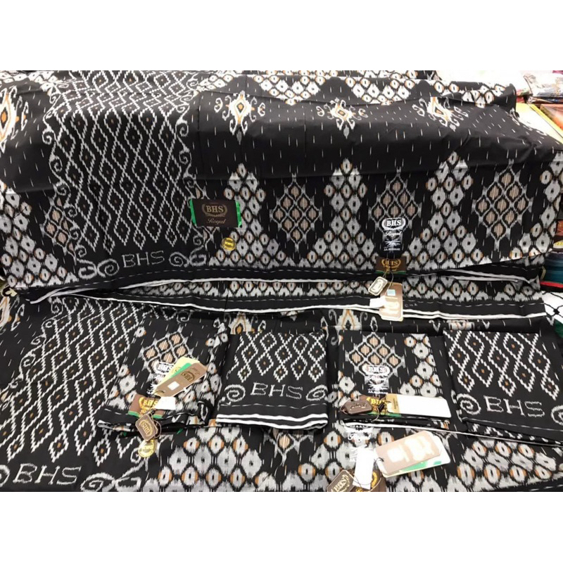 Sarung BHS Royal Gold Seri Lawas Sutra 50% Motif KWG Hitam Abu Abu