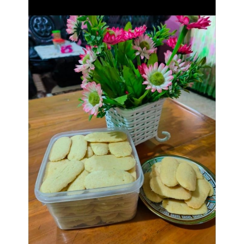 

KUE LIDAH KUCING