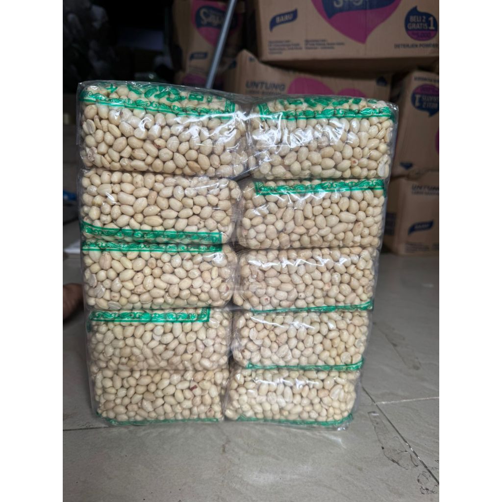 

Paket 1 Ball (10 Pack) Kacang Tanah Mentah Kupas Asli Tuban 3,5 Kg Cap Berkah Kualitas Terjamin Kacang-kacangan Kacang Tuban