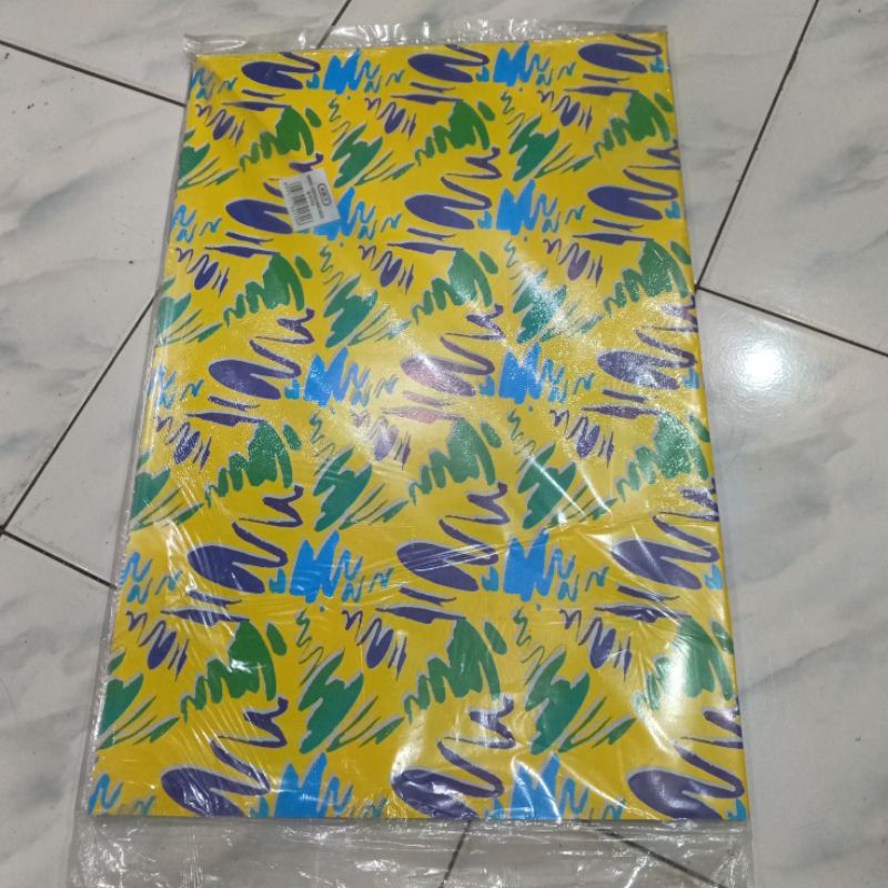 

kertas kado kiky
