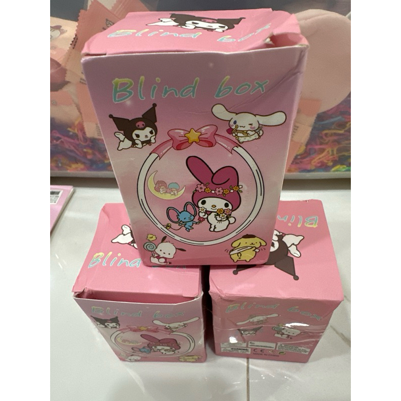 

Blind Box Sanrio + 1x capit