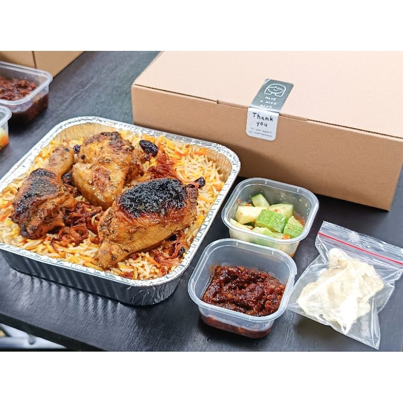 

KIRIM INSTAN. HAMPERS NASI MANDHI AYAM BBQ 3 PORSI.