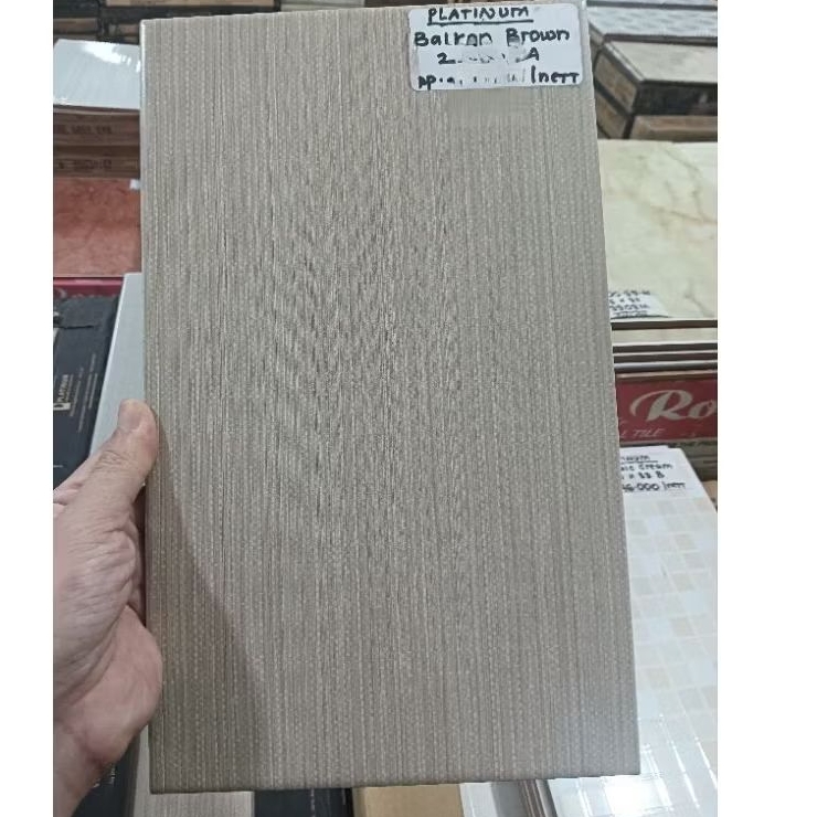 keramik Platinum Balkan Brown 20x33 Kw1/Dus (halus)