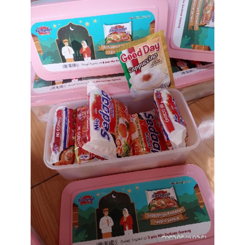 

mie sedaap (4 Free Toples ) mie goreng sedap mie sedaap goreng bonus box toples container mie sedap