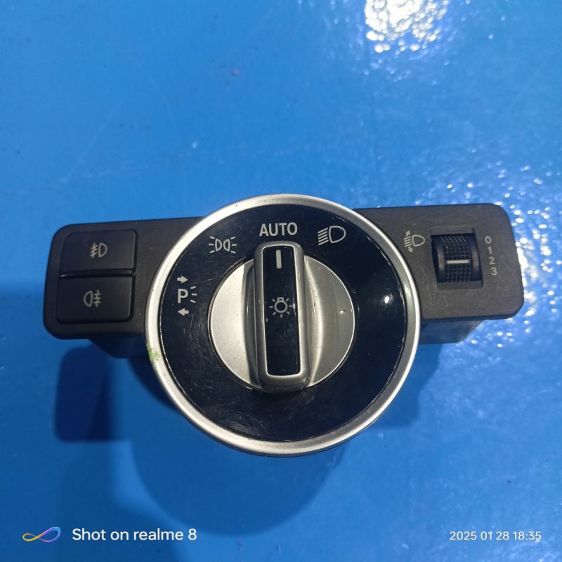SWITCH LAMPU DEPAN MERCY W204