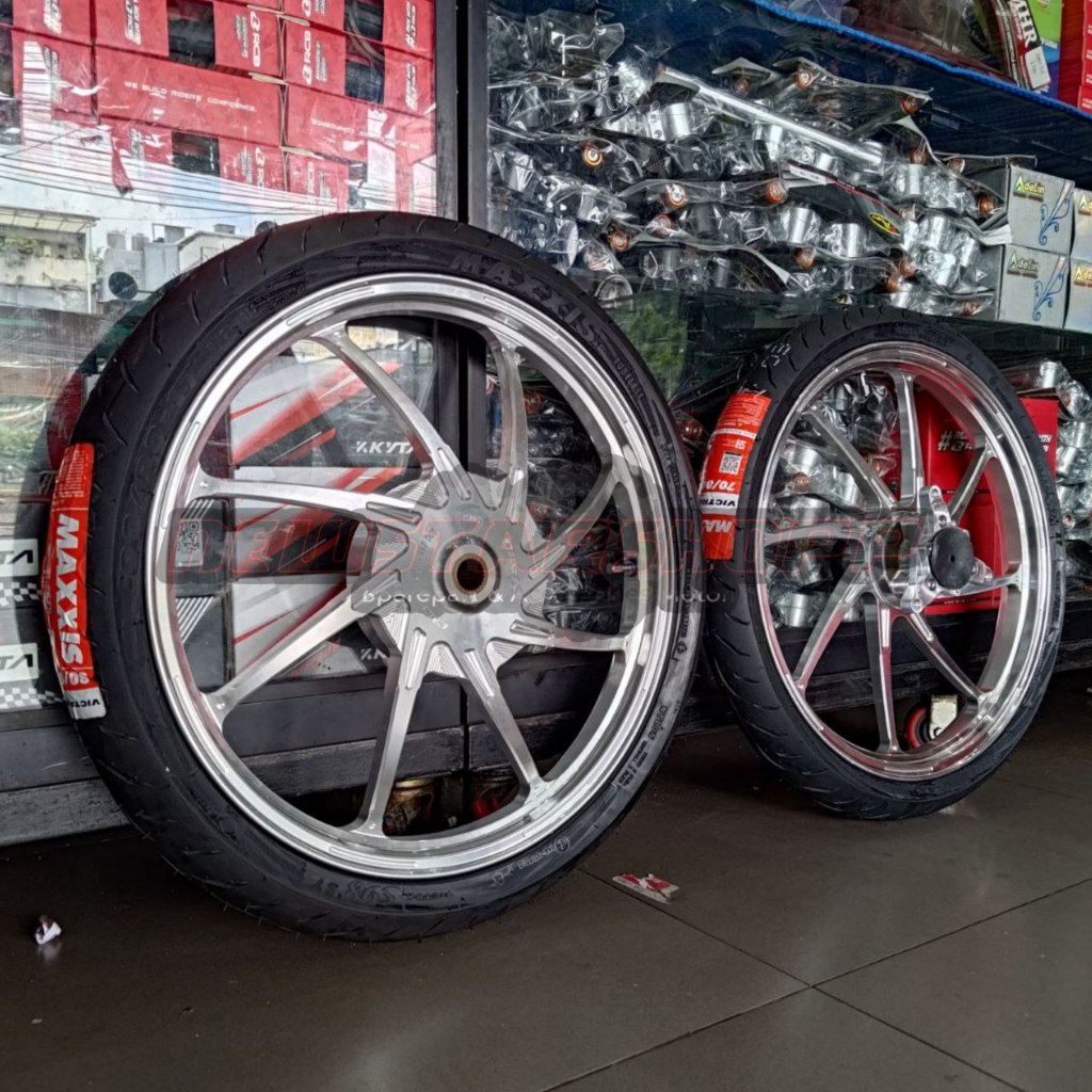 Paketan Velk Velg Velek Delkevic M8 DND Palang 8 ring 17 160 160x17 + Ban maxxis depan belakang 60/8
