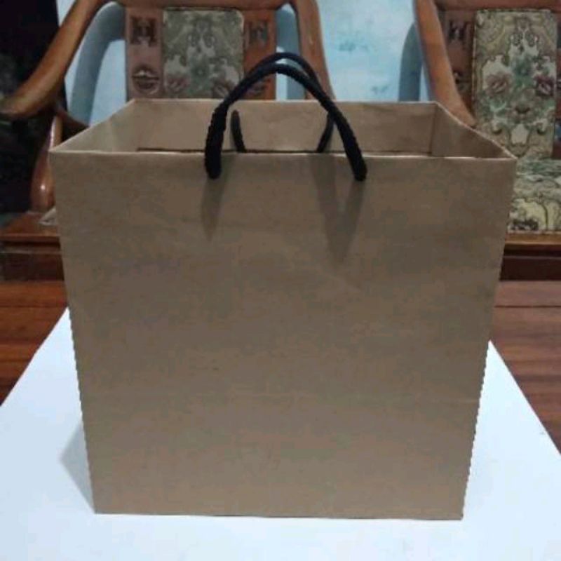 

Ready Paperbag box bento polos P25 x L19 x T20 tebal kuat