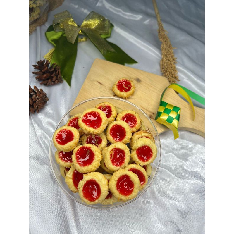 

kue kering strawberry jam