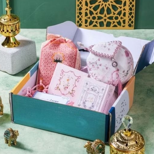 

hampers lebaran | hampers mukena sajadah | kado wedding | kado ulang tahun | kado guru | kado ibu | mukena travel | parcel | kado islami | giftbox