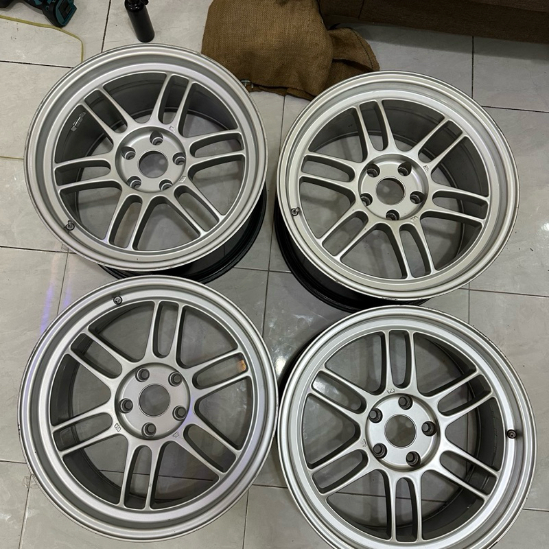 Velg rpf 01 silver Velg Rpf 01 R18 (lebar 8/9 ET35/32)