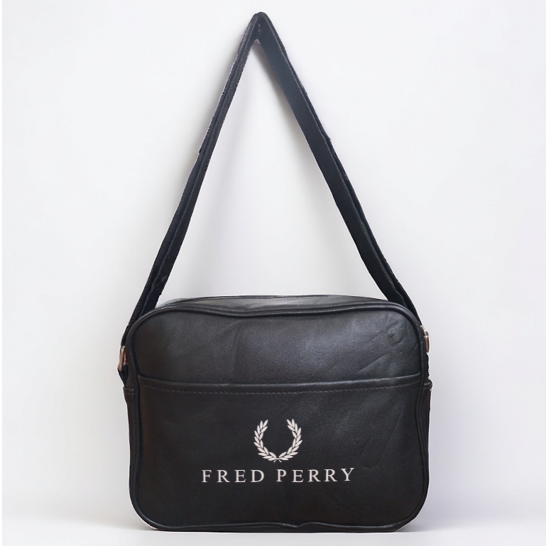 ❌️sold❌️ Fred Perry Shoulder Bag (Sling Bag/Crossbody Bag/Waist Bag)