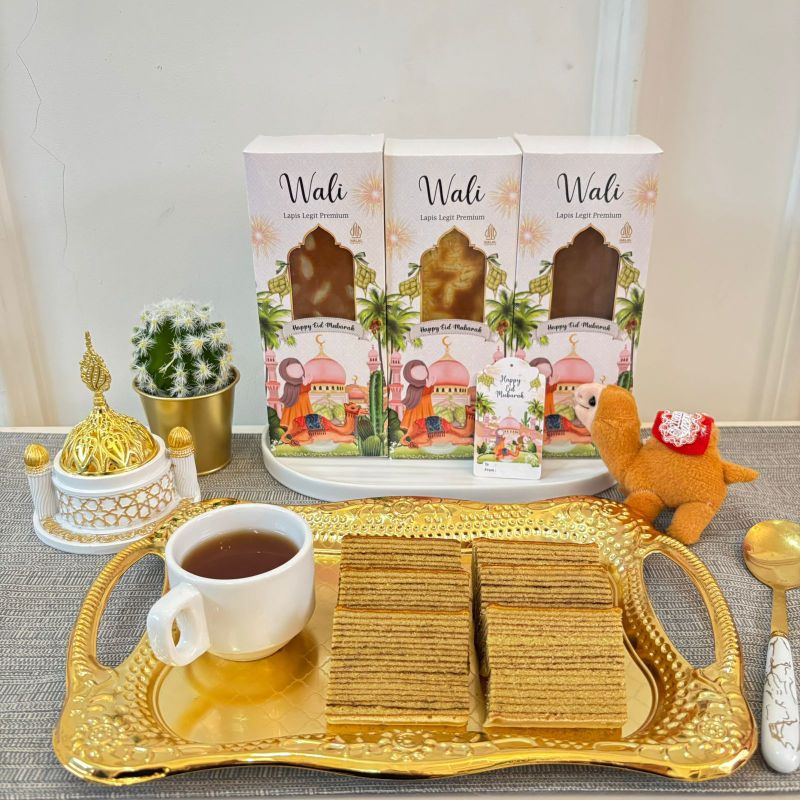 

KUE LAPIS LEGIT PREMIUM WALI KEMASAN HAMPERS IDUL FITRI SIGNATURE