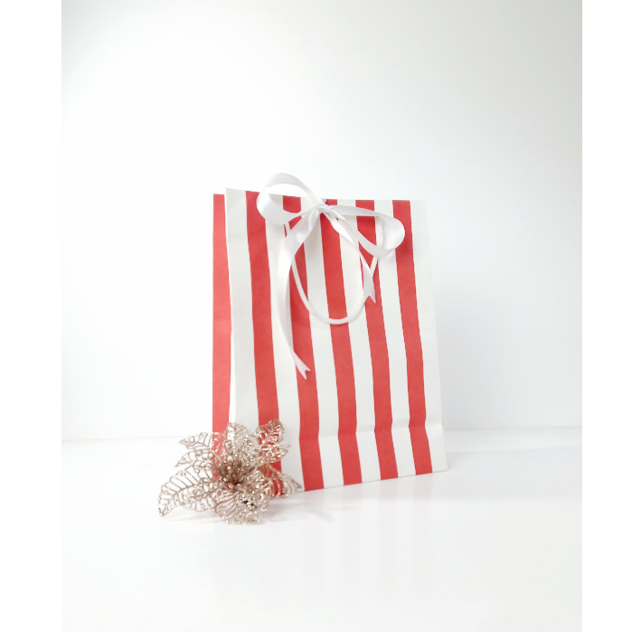 

Paperbag Kado Ultah Motif Rea Strip Merah Uk. 22 x 9 x Tinggi 28 cm