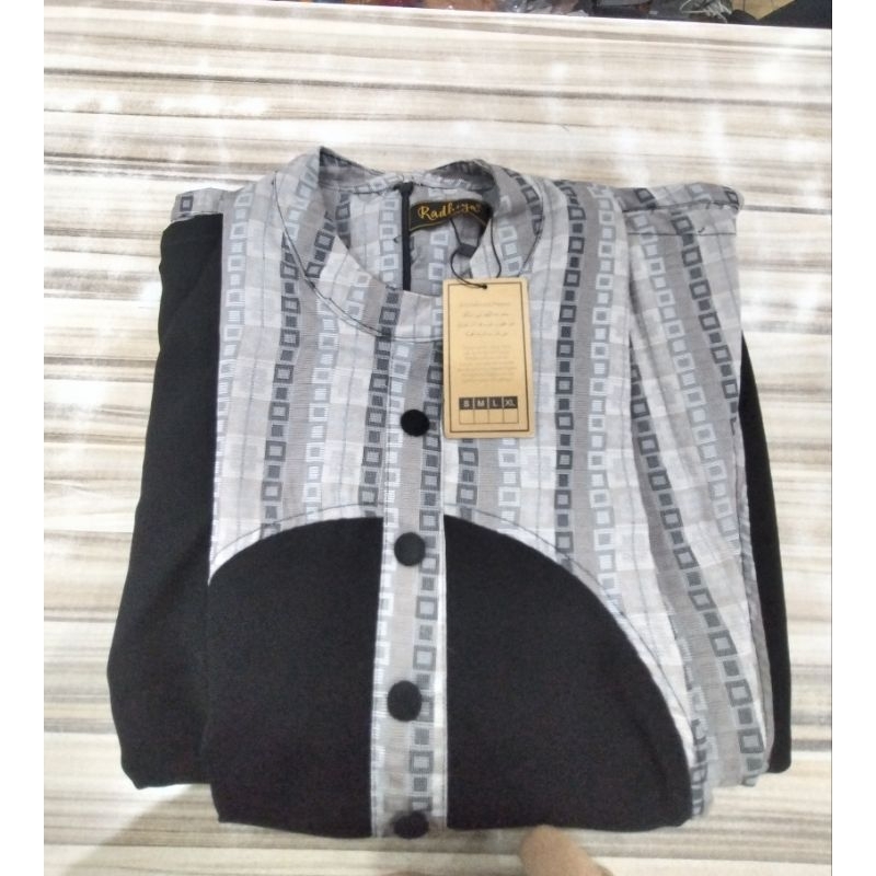 Gamis Radhiya Simple Resleting Belakang