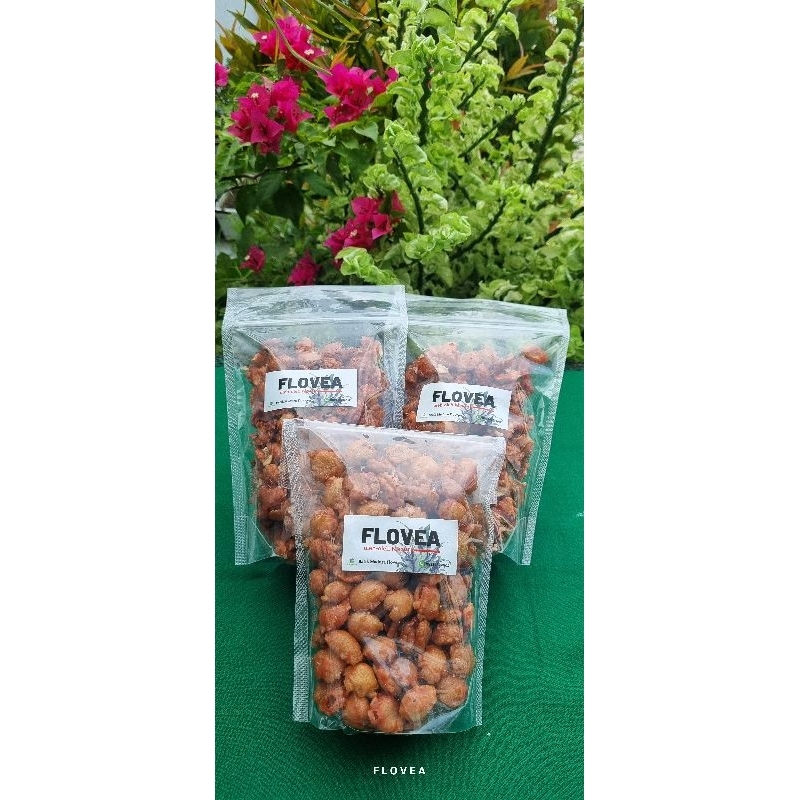 

Cemilan Batik Madura Flovea /Kripik melinjo pedas