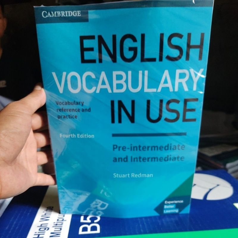 English Vocabulary in Use Pre Intermediate and Intermediate 4th 4