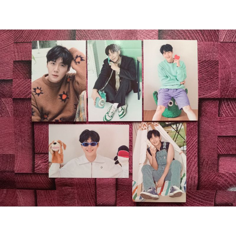 

Postcard Kim Seon Ho Seasons Greetings 2024