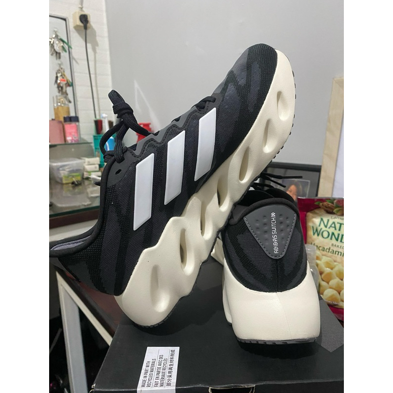 Sepatu adidas wanita running