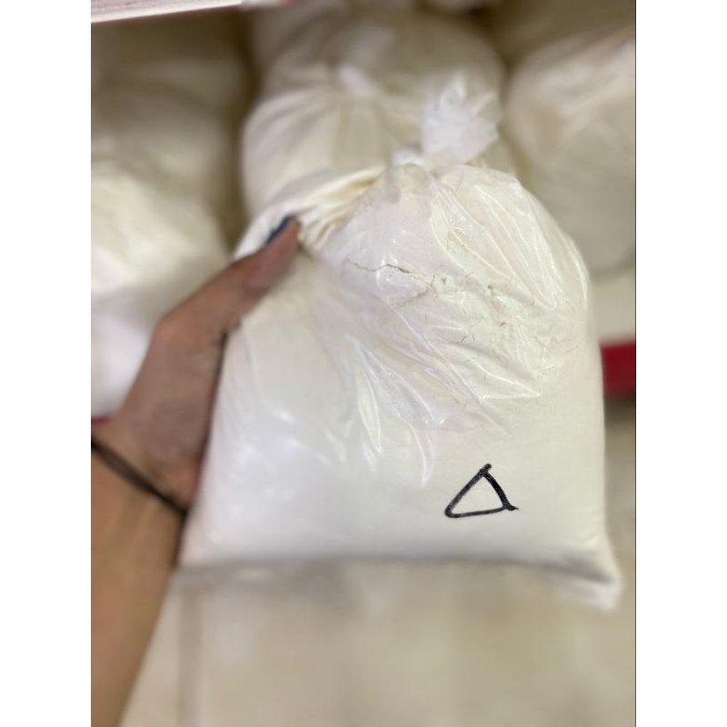 

TEPUNG SEGITIGA CURAH 1KG