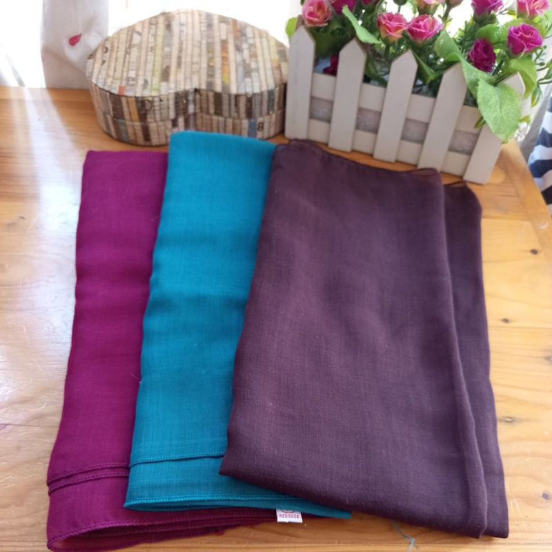 prelove jilbab segiempat /hijab paris coklat/hijau/merah marun