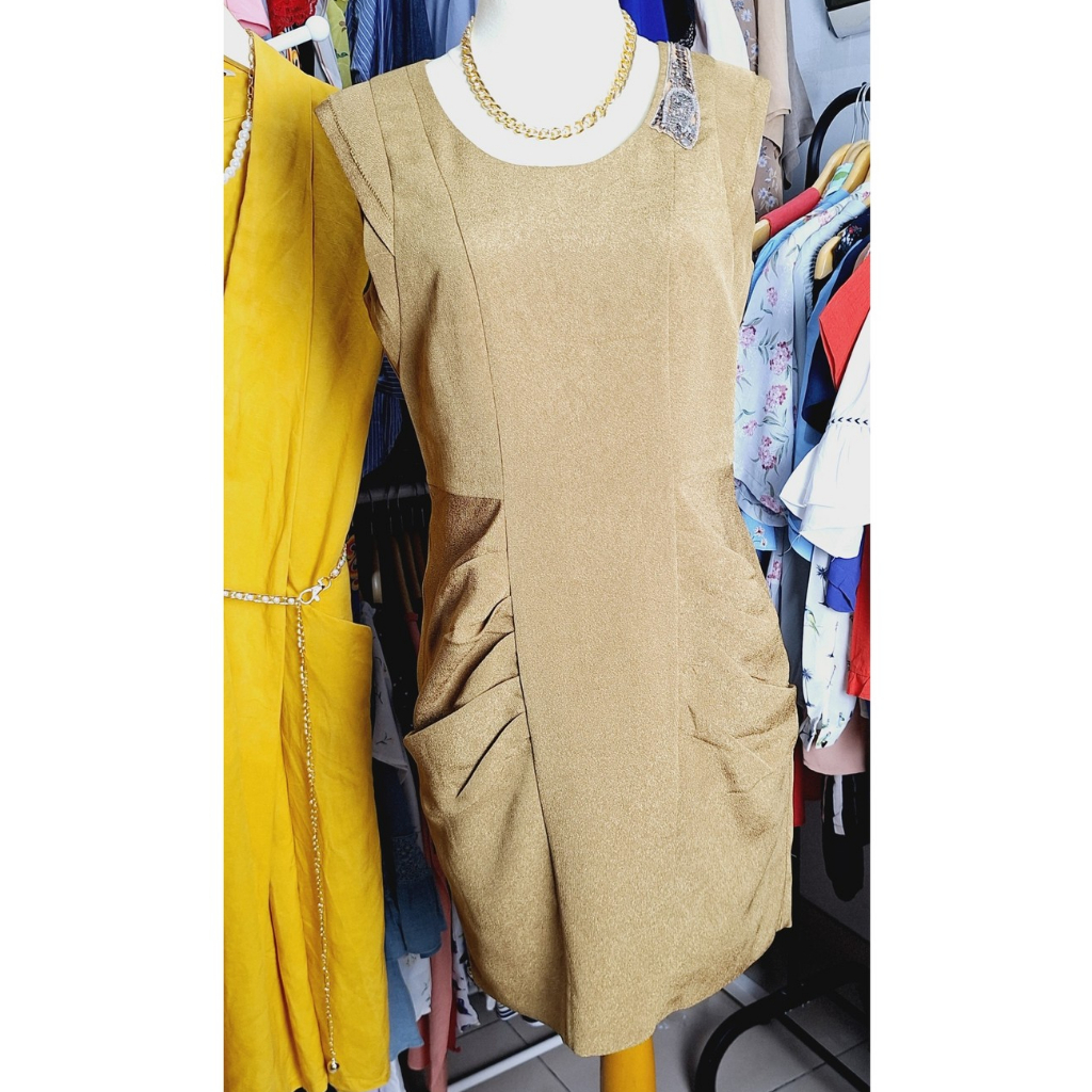 Gaun Dress Midi Tanpa Lengan Coklat Tua