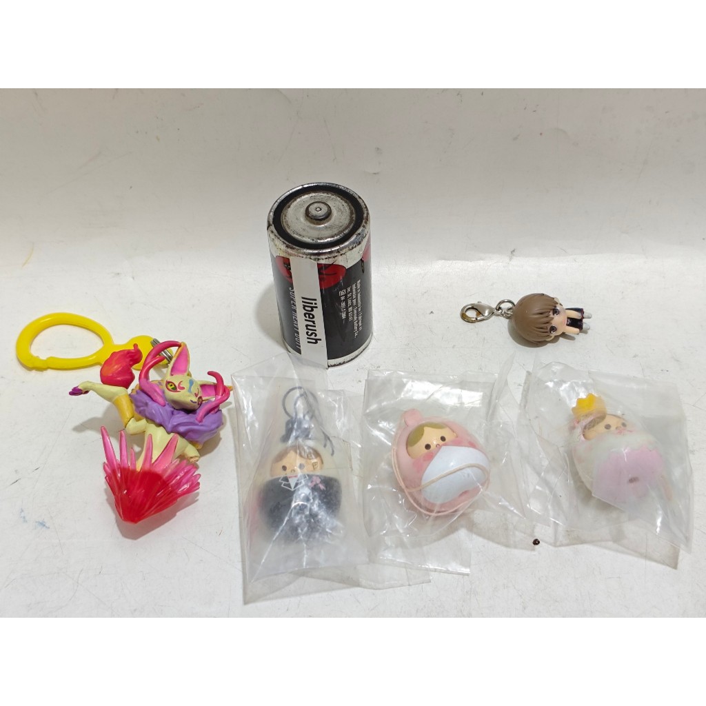 Set bandai yokai watch kyubi , unazukin matryoshka , gashapon kuroko no basuke basketball figure key