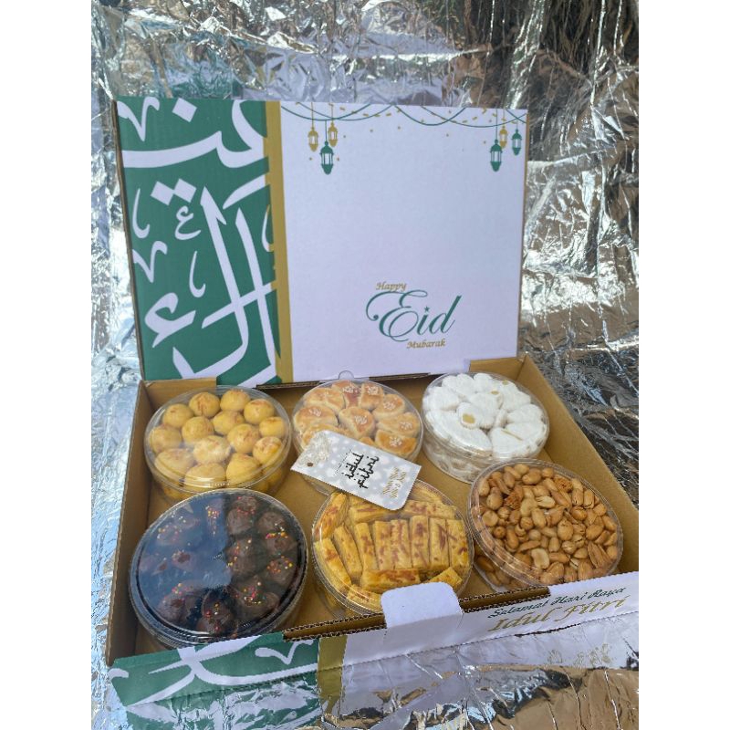 

PAKET KUE LEBARAN THR ISI 6 VARIAN RASA | HAMPERS LEBARAN | PAKET KUE NASTAR | HAMPERS KUE LEBARAN MURAH