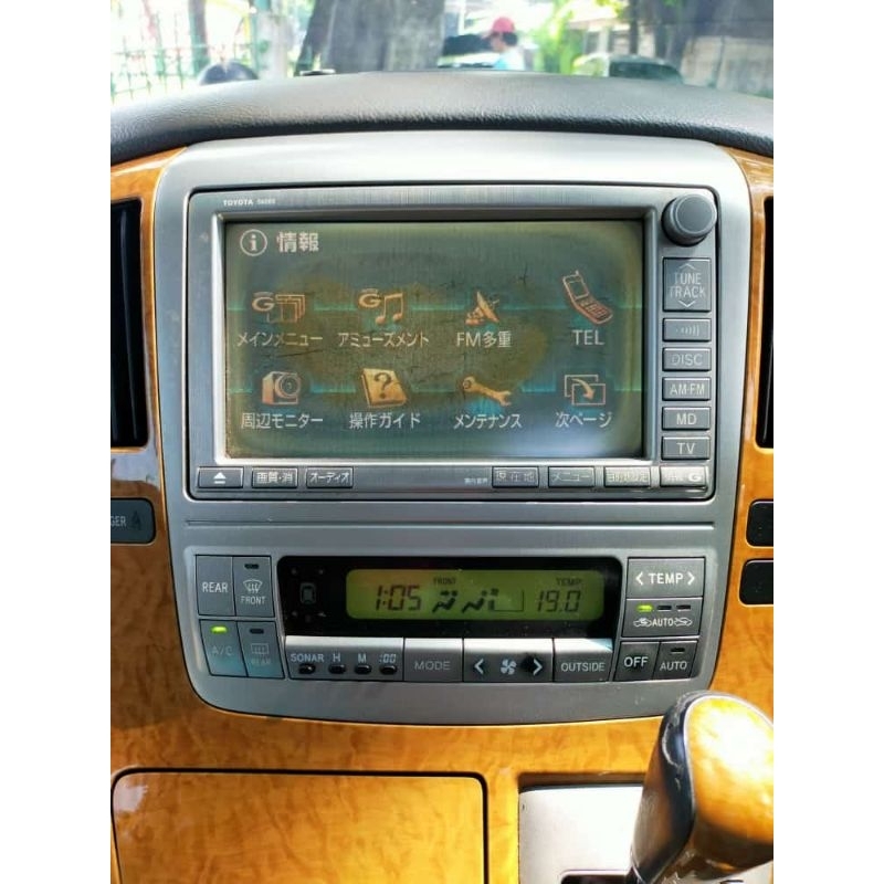 service layar head unit alphard buram