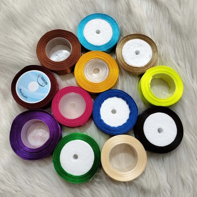 

Pita satin 2.5cm satu gulung