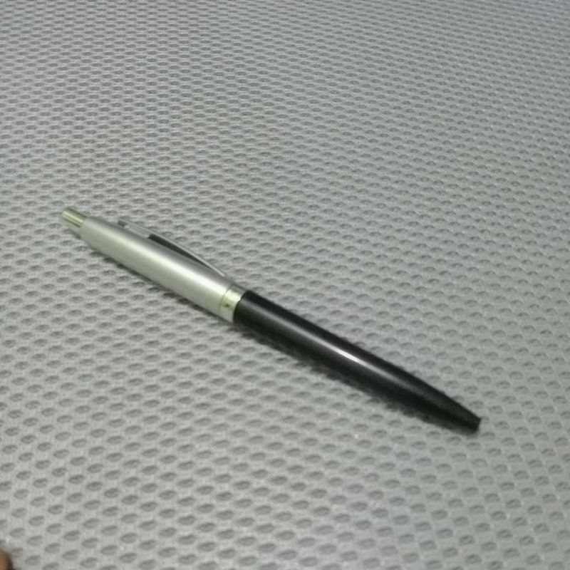 

Pulpen tinta warna Biru