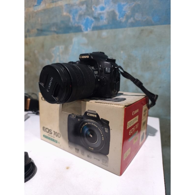 Canon 70 D + Lensa 18-135 mm - Bekas