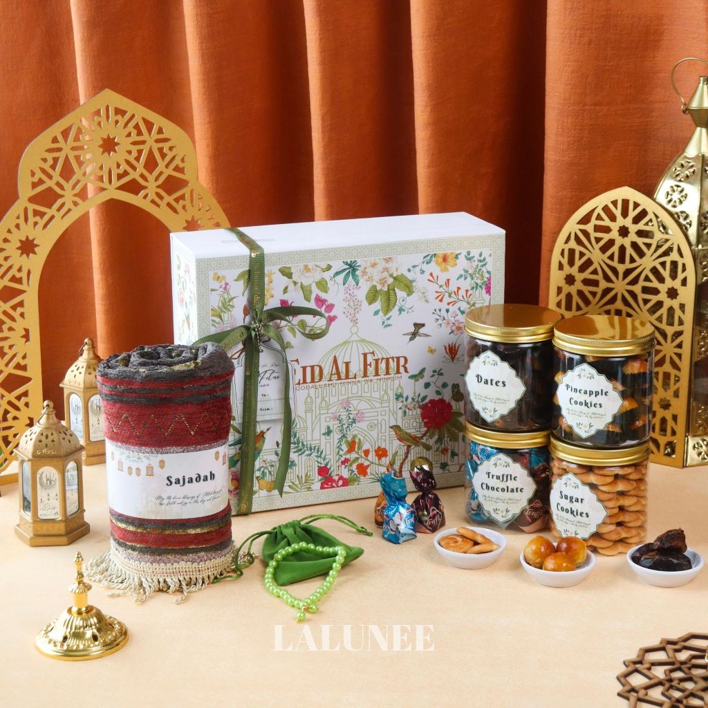 

Hampers Ramadan Kue Kering Kurma Sajadah Import - Parsel Idul Fitri - Hampers Lebaran Premium