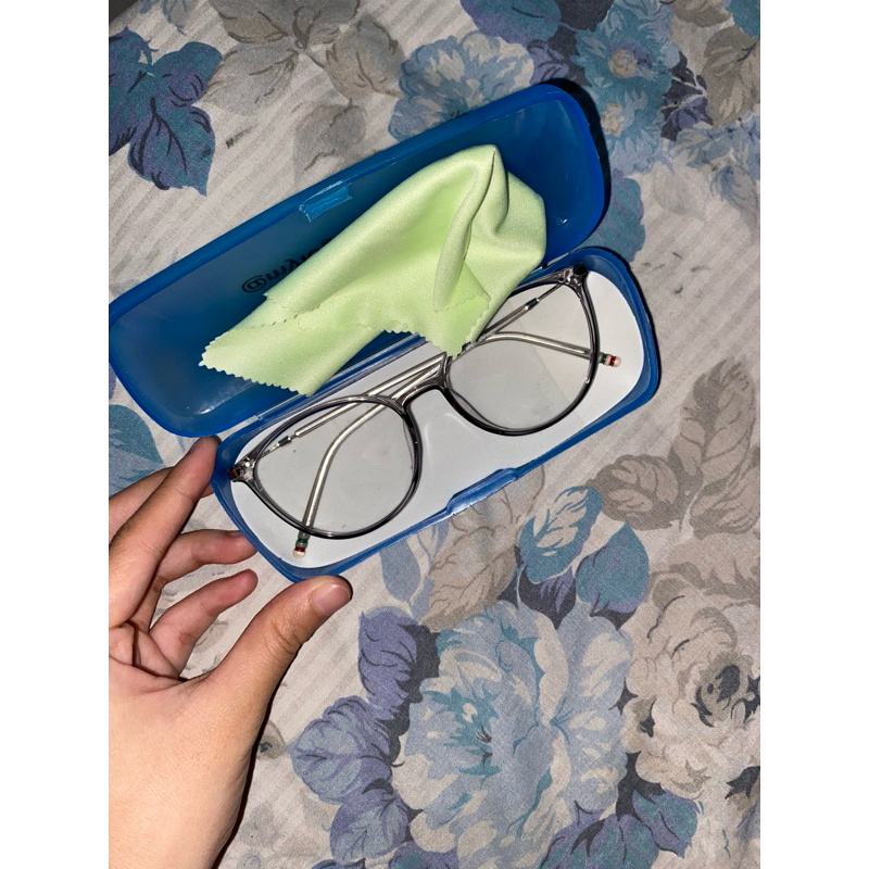 PRELOVED KACAMATA MYLOGY